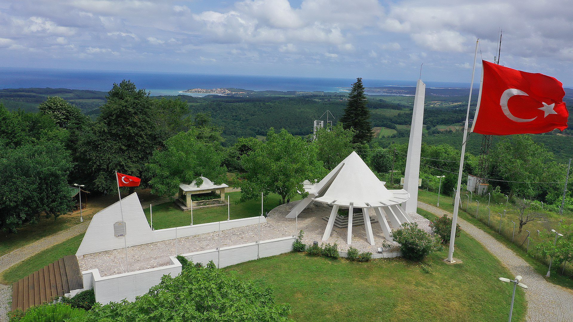 Akça Koca Bey Anıt Mezarı Kandıra Baba Tepesi